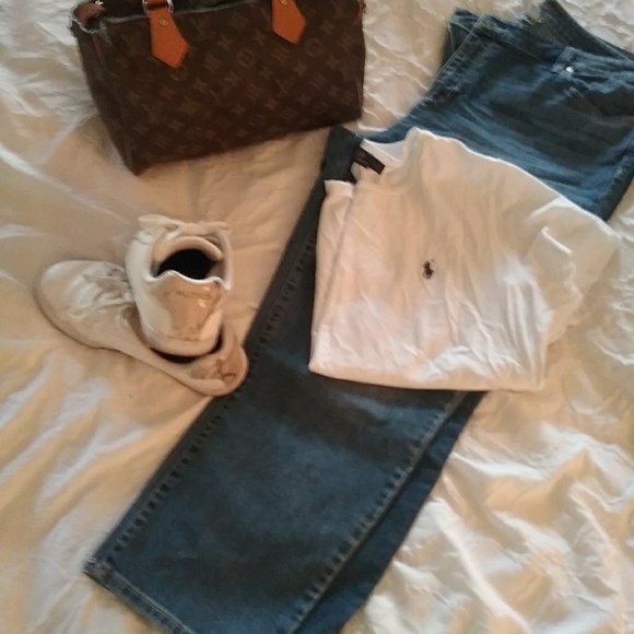 Clothes - Picture 7 of 8